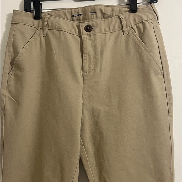 Old Navy Women Khaki Pants Skinny Stretch Size 6 for casual wear or uniform - Picture 2 of 11